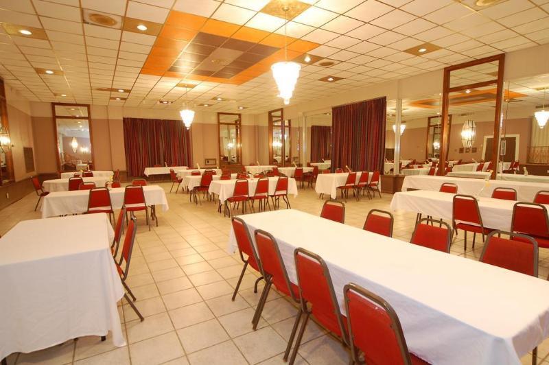 Rodeway Inn Conference Center โบมอนต์ ภายนอก รูปภาพ